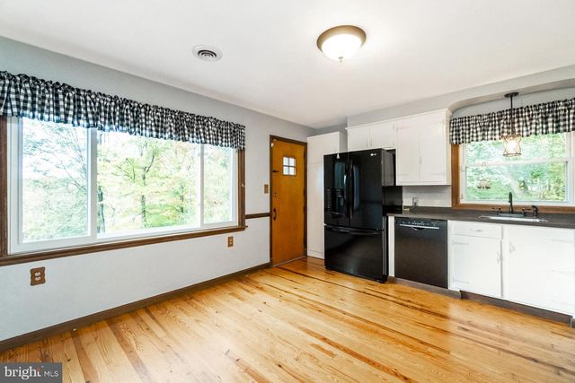 2331 S FILBERT ST, Allentown, PA 18103