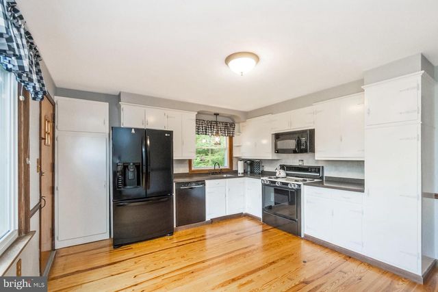 2331 S FILBERT ST, Allentown, PA 18103