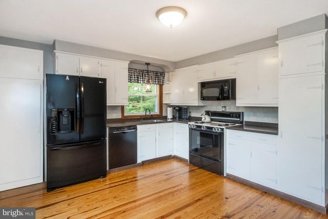 2331 S FILBERT ST, Allentown, PA 18103