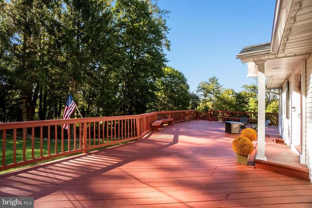 2331 S FILBERT ST, Allentown, PA 18103