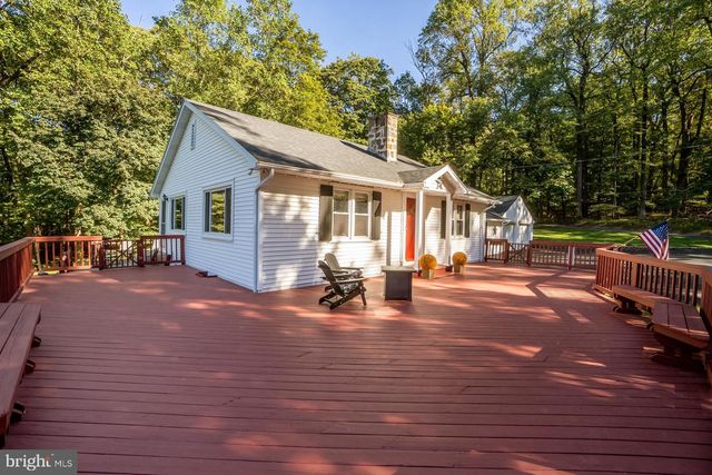 2331 S FILBERT ST, Allentown, PA 18103