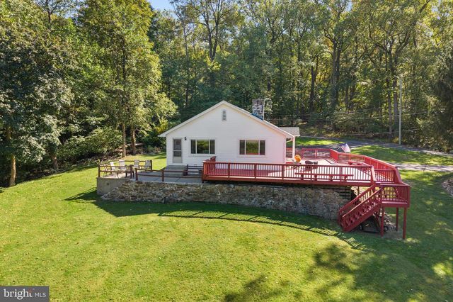 2331 S FILBERT ST, Allentown, PA 18103