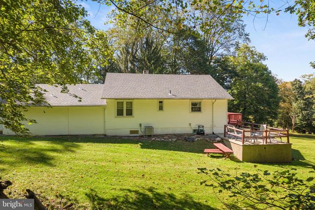 2331 S FILBERT ST, Allentown, PA 18103