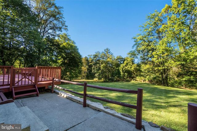 2331 S FILBERT ST, Allentown, PA 18103