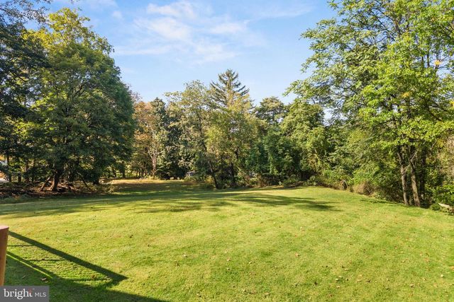 2331 S FILBERT ST, Allentown, PA 18103