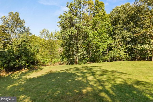 2331 S FILBERT ST, Allentown, PA 18103