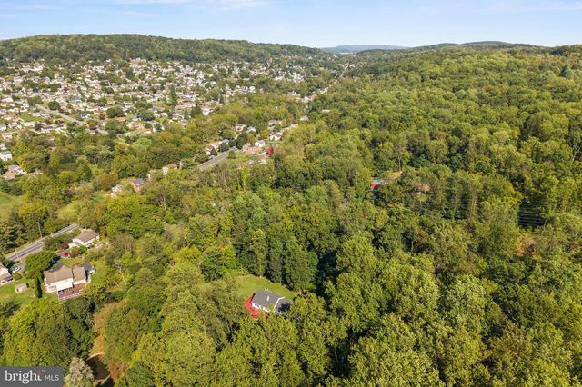 2331 S FILBERT ST, Allentown, PA 18103