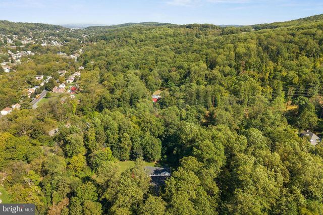 2331 S FILBERT ST, Allentown, PA 18103