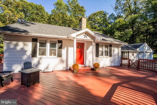 2331 S FILBERT ST, Allentown, PA 18103