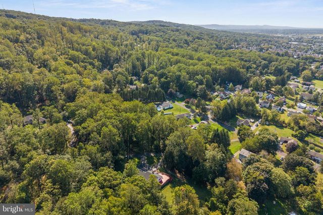 2331 S FILBERT ST, Allentown, PA 18103