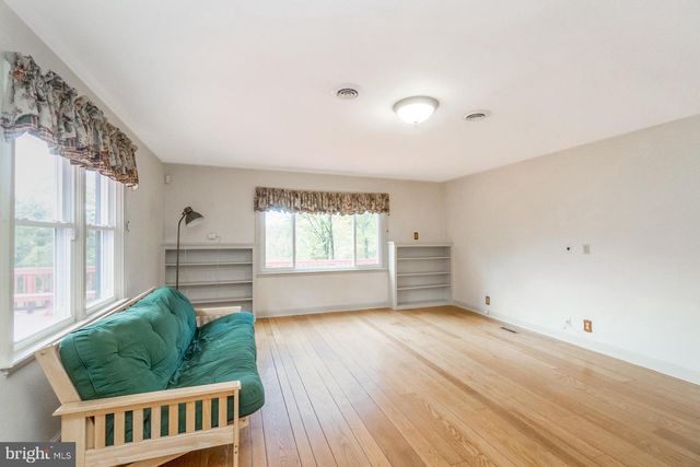 2331 S FILBERT ST, Allentown, PA 18103