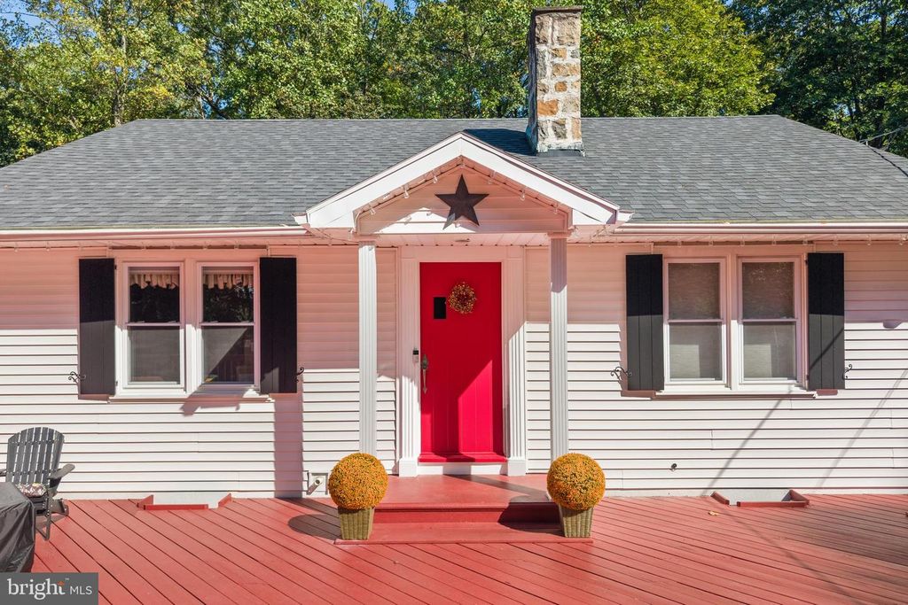 2331 S FILBERT ST, Allentown, PA 18103