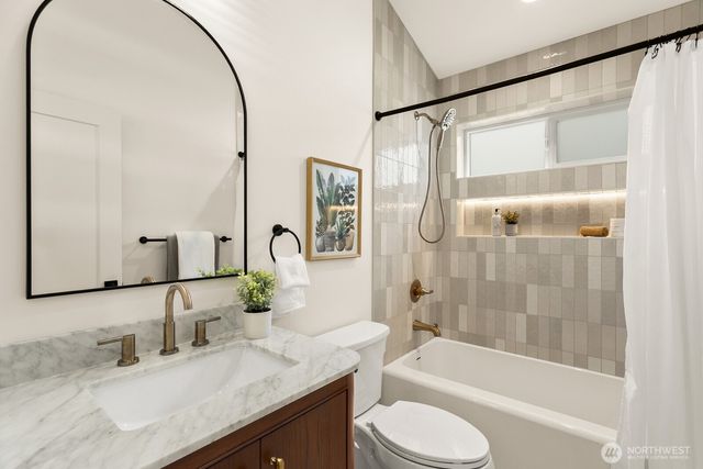 7340 B 40th Avenue NE, Seattle, WA 98115