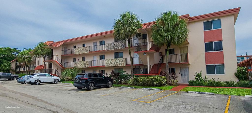 1080 Del Lago Cir 201, Sunrise, FL 33313