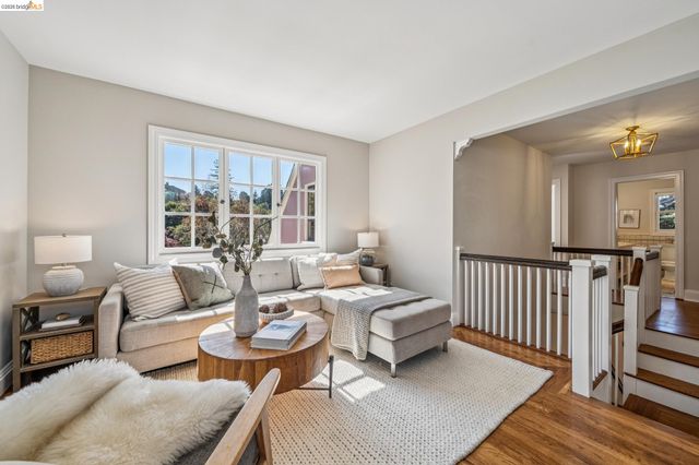 4201 Lakeshore Ave, Oakland, CA 94610