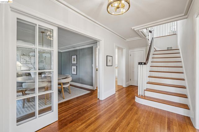 4201 Lakeshore Ave, Oakland, CA 94610