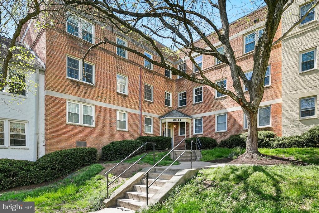 Image 1 of property listing at 2211 WASHINGTON AVE #303, Silver Spring, MD 20910