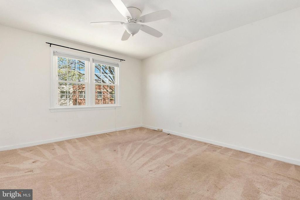 Image 17 of property listing at 2211 WASHINGTON AVE #303, Silver Spring, MD 20910