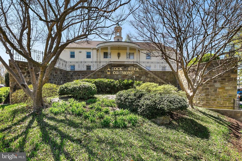 Image 26 of property listing at 2211 WASHINGTON AVE #303, Silver Spring, MD 20910