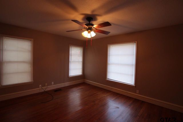 812 S Palmer, Tyler, TX 75701