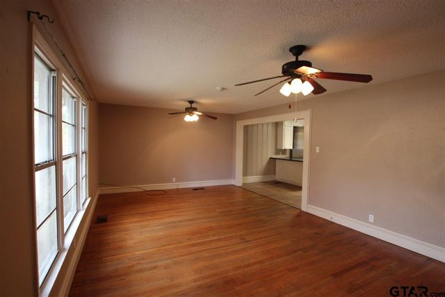 812 S Palmer, Tyler, TX 75701