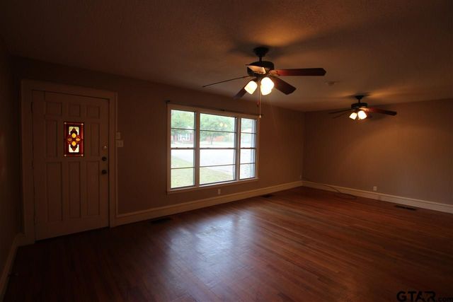 812 S Palmer, Tyler, TX 75701