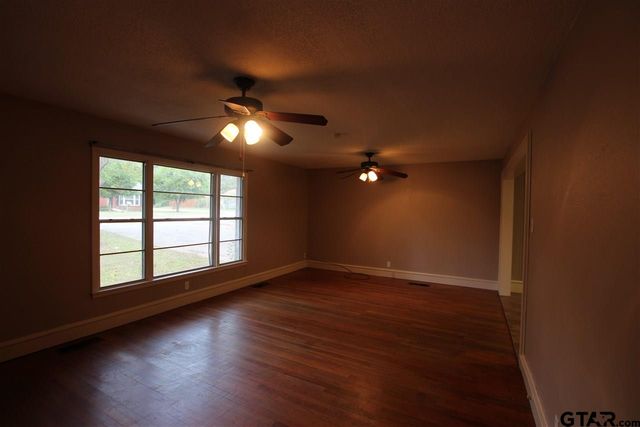 812 S Palmer, Tyler, TX 75701