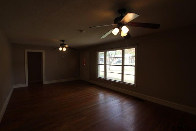 812 S Palmer, Tyler, TX 75701