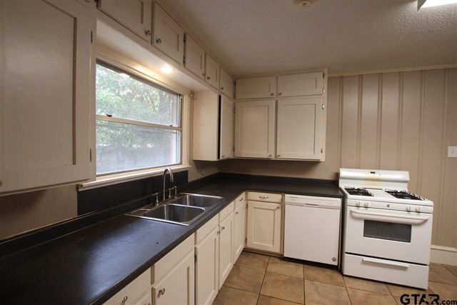 812 S Palmer, Tyler, TX 75701