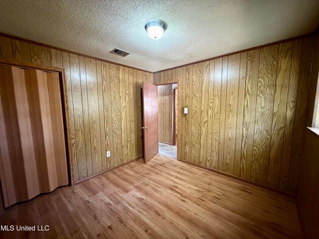 5031 Community Avenue, Moss Point, MS 39563