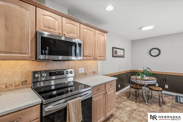 5330 Thies Cove Drive, Lincoln, NE 68516