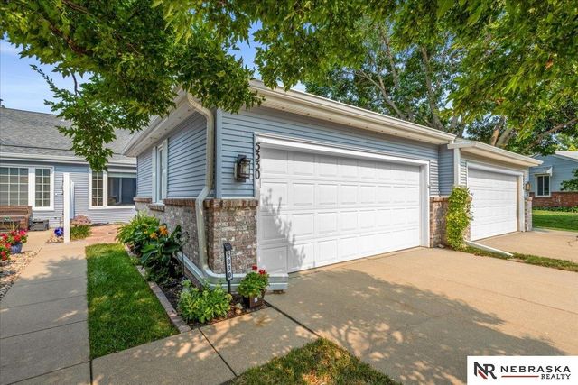 5330 Thies Cove Drive, Lincoln, NE 68516