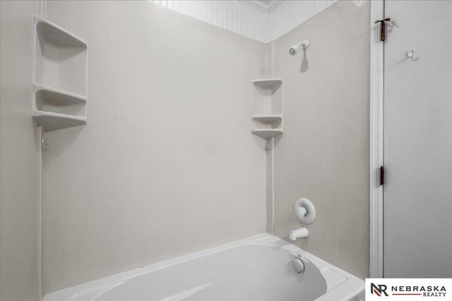 5330 Thies Cove Drive, Lincoln, NE 68516