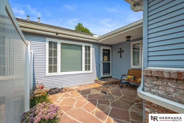 5330 Thies Cove Drive, Lincoln, NE 68516