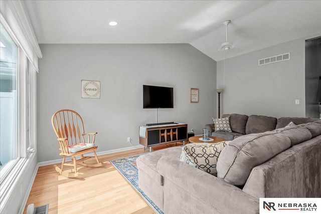 5330 Thies Cove Drive, Lincoln, NE 68516