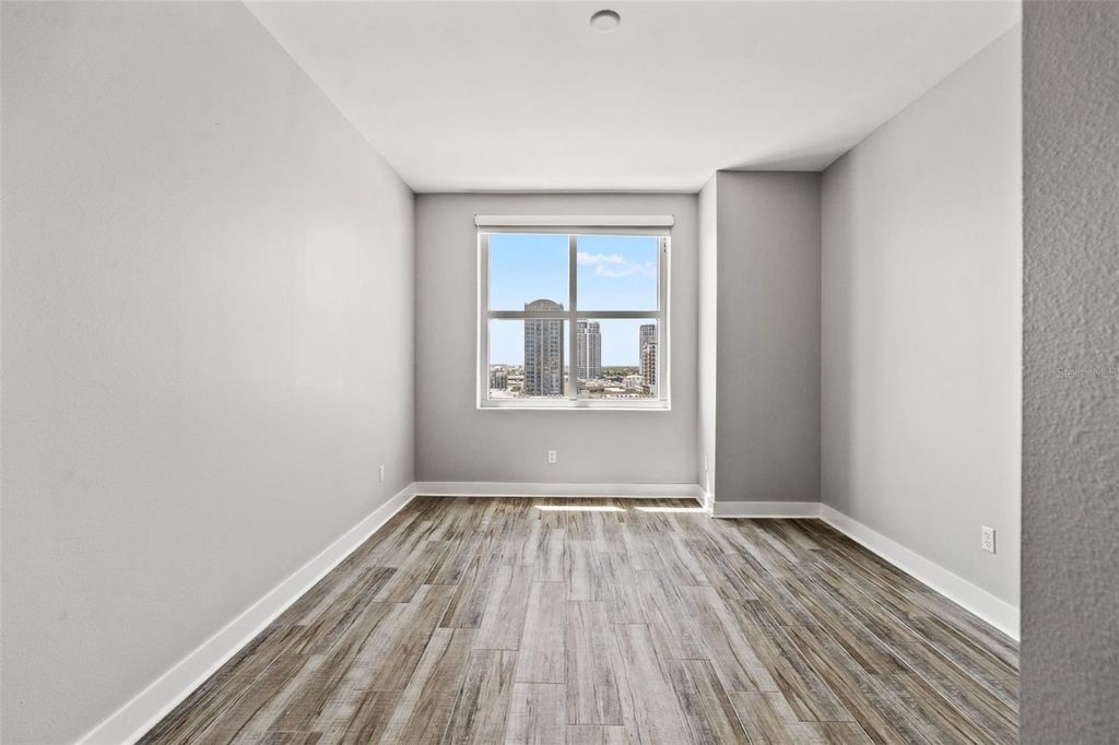 Image 14 of property listing at 1208 E KENNEDY BOULEVARD 1109, Tampa, FL 33602