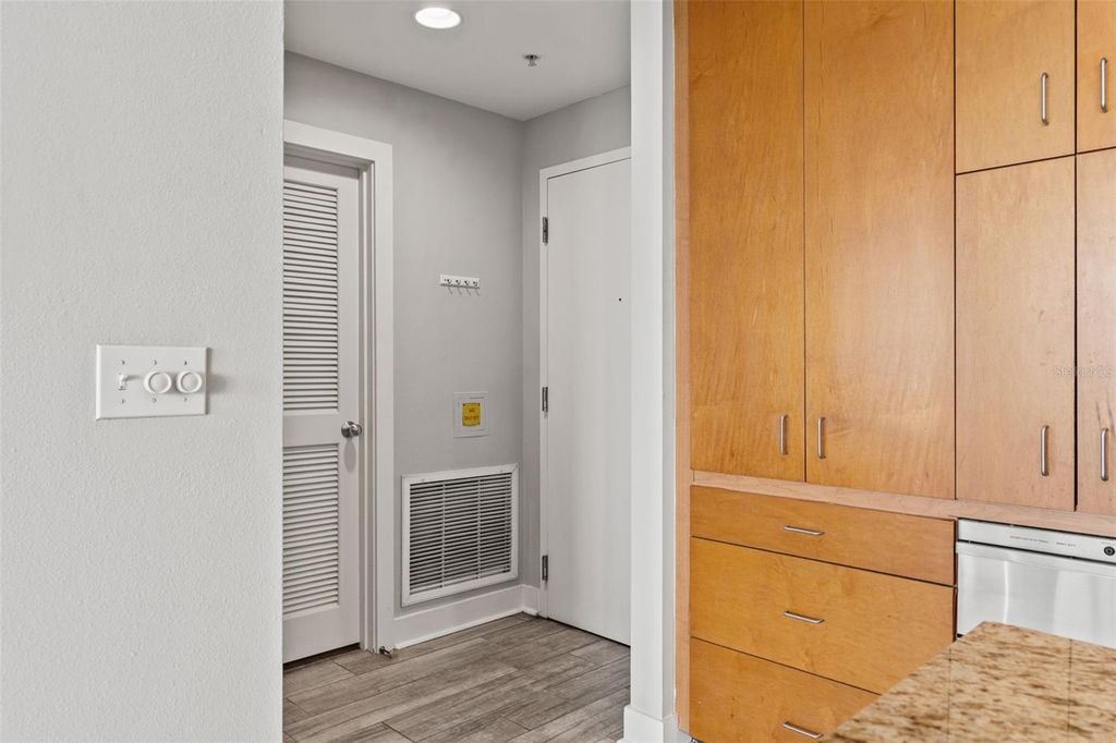 Image 24 of property listing at 1208 E KENNEDY BOULEVARD 1109, Tampa, FL 33602
