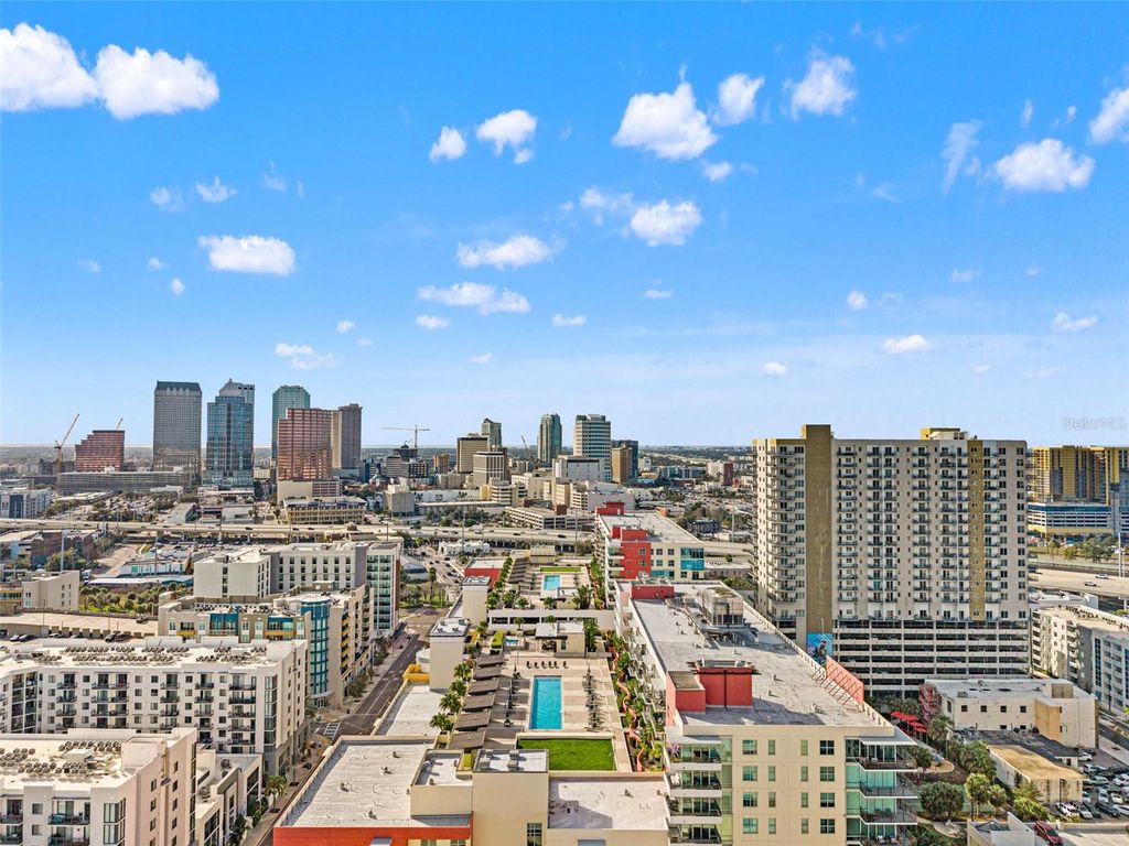 Image 27 of property listing at 1208 E KENNEDY BOULEVARD 1109, Tampa, FL 33602