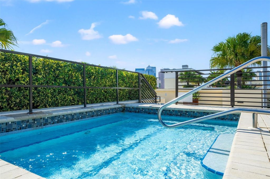 Image 30 of property listing at 1208 E KENNEDY BOULEVARD 1109, Tampa, FL 33602