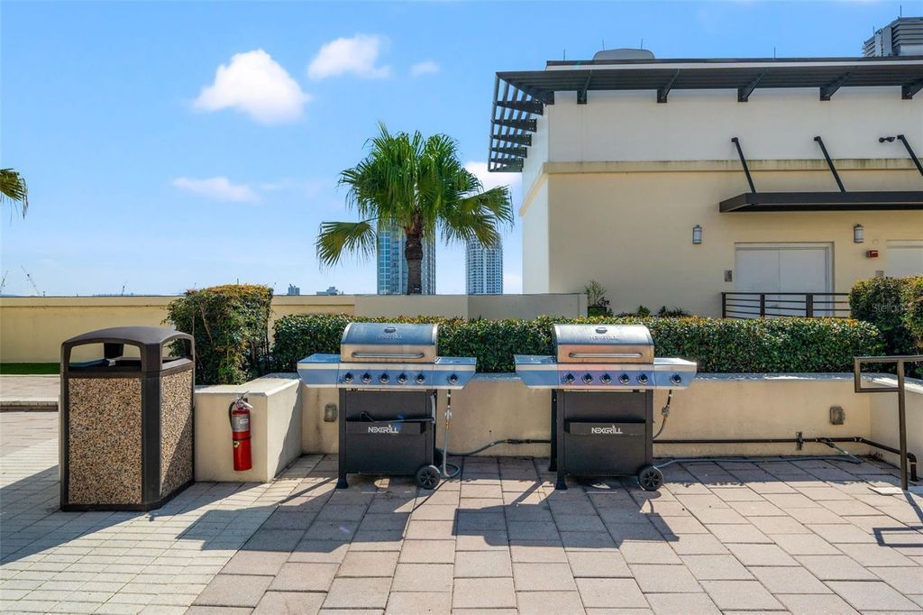 Image 32 of property listing at 1208 E KENNEDY BOULEVARD 1109, Tampa, FL 33602