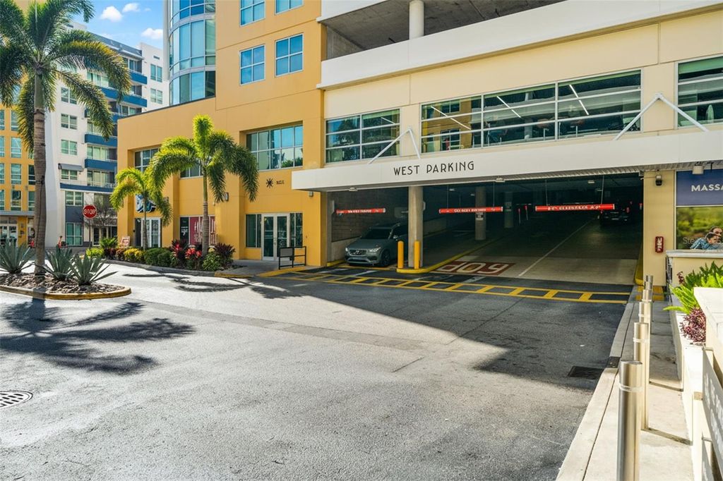 Image 36 of property listing at 1208 E KENNEDY BOULEVARD 1109, Tampa, FL 33602
