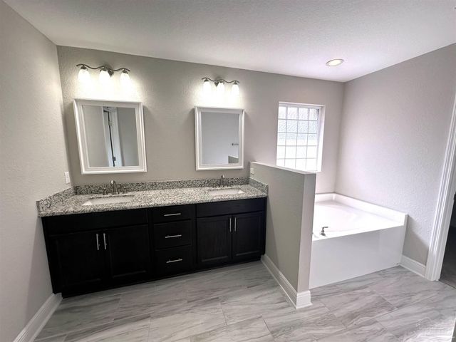 3050 Palm St, Gulf Breeze, FL 32563