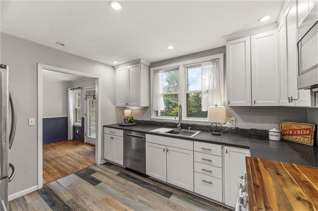 5519 W 101st Street, Overland Park, KS 66207