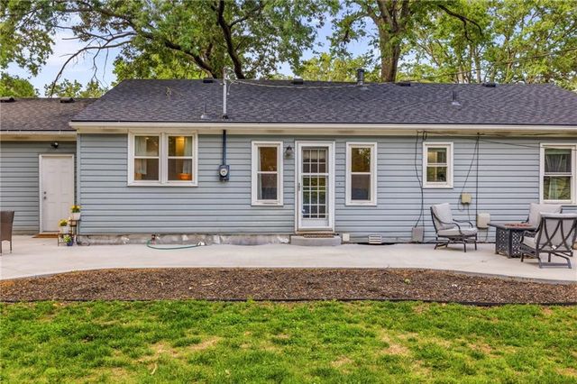 5519 W 101st Street, Overland Park, KS 66207