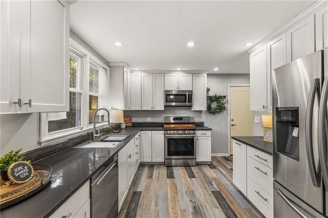 5519 W 101st Street, Overland Park, KS 66207