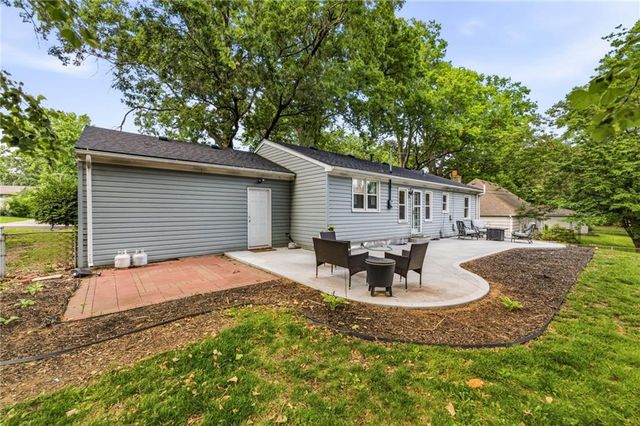 5519 W 101st Street, Overland Park, KS 66207