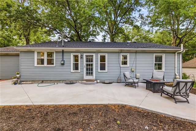 5519 W 101st Street, Overland Park, KS 66207