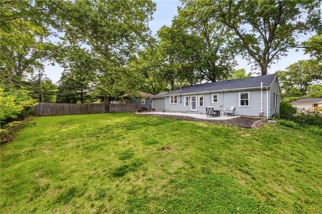 5519 W 101st Street, Overland Park, KS 66207