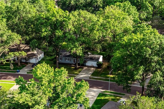 5519 W 101st Street, Overland Park, KS 66207