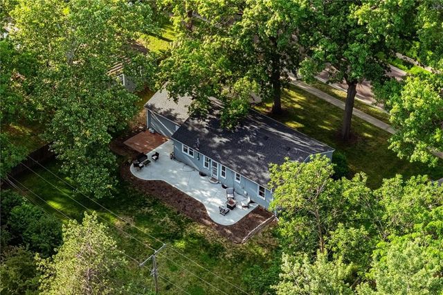 5519 W 101st Street, Overland Park, KS 66207